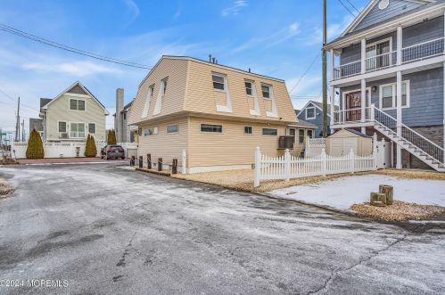 125 Throssell Rd, Lavallette NJ 08735-3230 exterior
