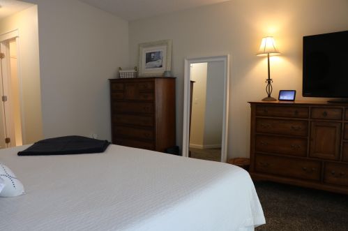 4301 Walnut Hl Dr, Grand Rapids MI 49512-3893 exterior