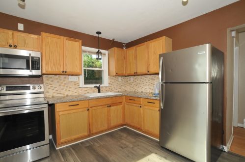 8509 Adler St, Milwaukee, WI 53214-1333