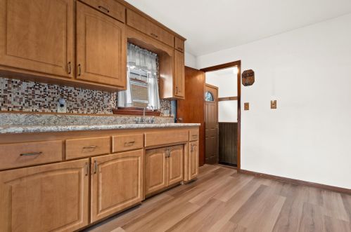 4249 1 Pl, Milwaukee WI 53207-3233 exterior