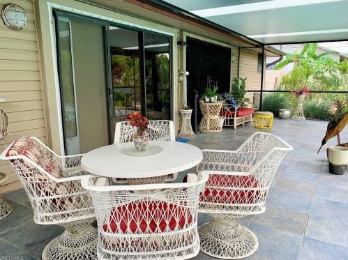 2260 54 St, Naples FL 34116-7518 exterior