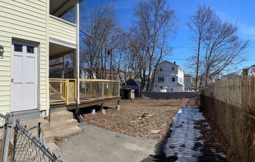 83 Houghton St, Worcester MA 01604-3823 exterior