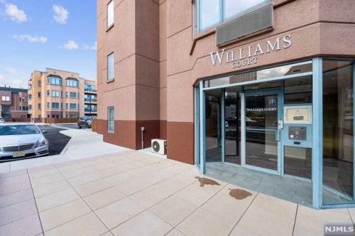 305 Williams Ct, Edgewater NJ 07020-1613 exterior