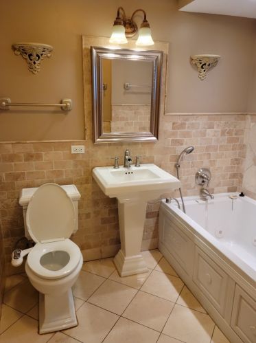 4535 Kedvale Ave, Chicago IL 60629-5750 exterior