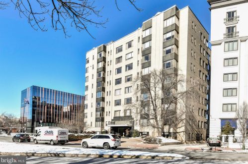 1 Scott Cir, Washington DC  20036-2207 exterior