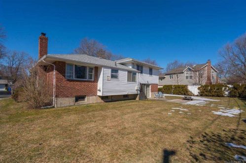 16 Dunford St, Huntington Station NY 11747-1312 exterior