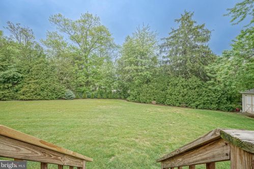 2402 Andover Rd, Riverton NJ 08077-3510 exterior