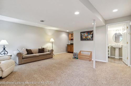 4406 Carmine Ct, Dewitt MI 48820-9183 exterior