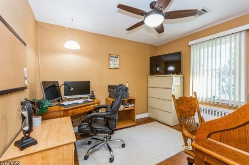 26 Acorn Dr, Clark NJ 07066-2109 exterior