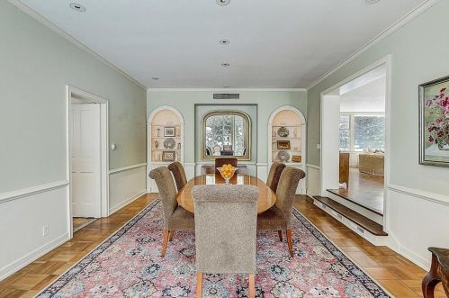 8415 Pelican Ln, Milwaukee WI 53217-2060 exterior