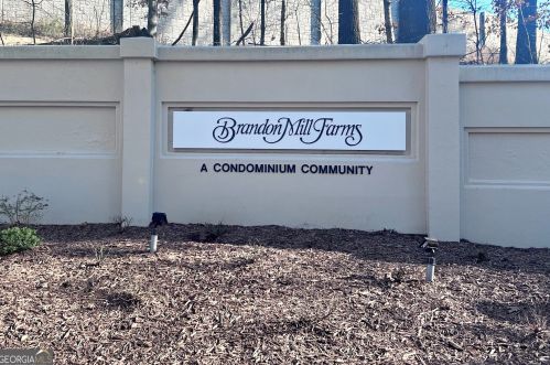 1510 Huntingdon Chase, Atlanta, GA 30350-4931