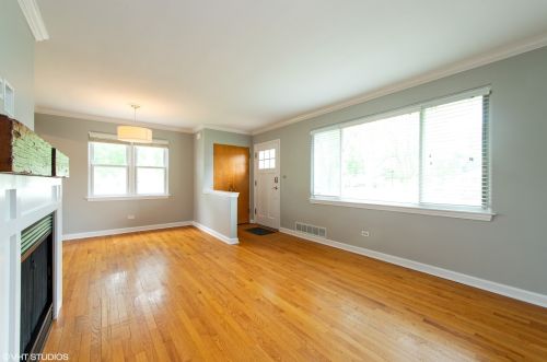 878 Fairfield Ave, Elmhurst IL  60126-4742 exterior