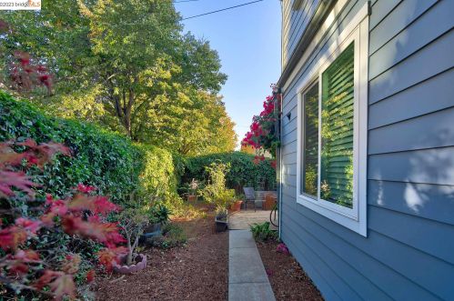 1502 10th St, Berkeley CA 94710-2376 exterior