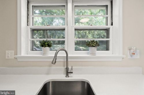 6406 16 St, Alexandria VA 22307-1411 exterior