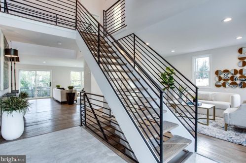 1875 Massachusetts Ave, Mc Lean VA  22101-4906 exterior