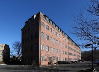 122 Charles St, Meriden CT  06450-5961 exterior