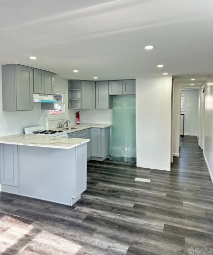 11 Coke Ave, Avenel NJ 07001-1900 exterior