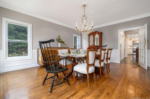 10 Woodway Ln, Wilton CT 06897-4730 exterior