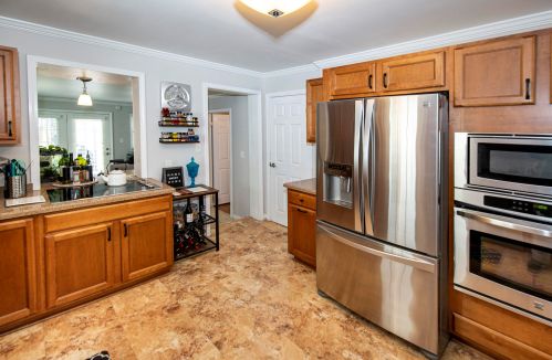 4758 Hollywood Ave, Milwaukee WI 53211-1037 exterior