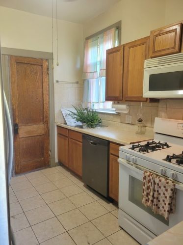 5711 Bishop St, Chicago IL 60636-1710 exterior