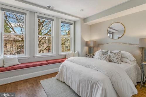 618 3 St, Washington DC 20002-4942 exterior