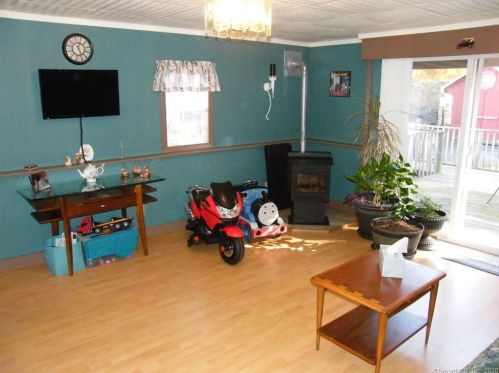 35 Brg St, Deep River CT 06417-1705 exterior