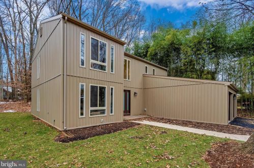 10402 Great Arbor Dr, Rockville MD  20854-4215 exterior