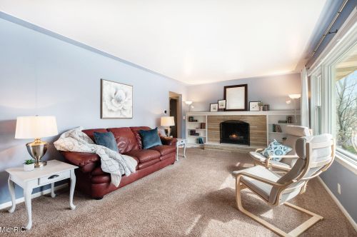 1953 Evergreen St, Grand Rapids MI 49506-4141 exterior