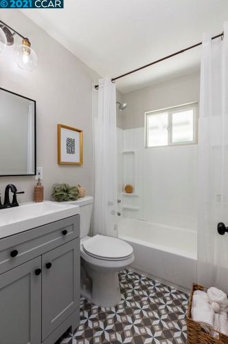 1325 Linden Dr, Concord CA  94520-4017 exterior