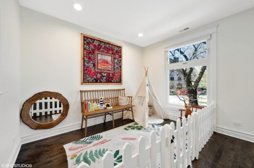 1733 Hoyne Ave, Chicago IL 60647-5541 exterior