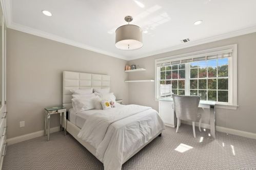 5 Dellwood Farm Way, Armonk NY 10504-1249 exterior