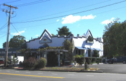 40 Needham St, Newton, MA 02461-1616