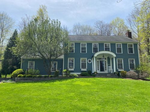 43 Jefferson Dr, Ridgefield CT 06877-5910 exterior