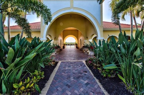 12859 Carrington Cir, Naples FL 34105-5005 exterior