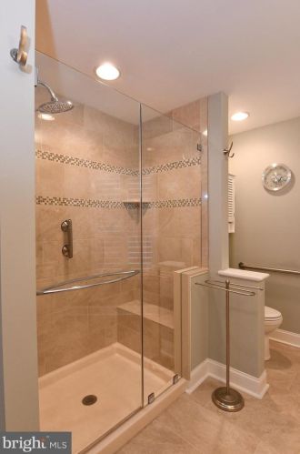 708 Tryens Rd, Chester PA 19014-1559 exterior