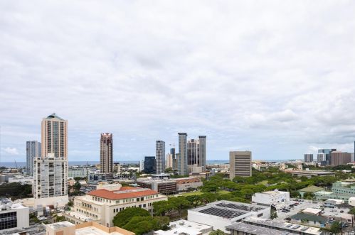 775 Kinalau Pl, Honolulu HI  96813-2612 exterior