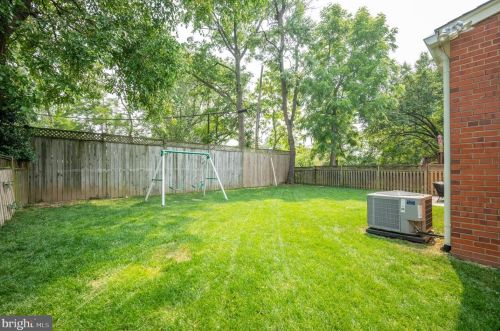 301 Raymond Ave, Alexandria VA 22301-1037 exterior