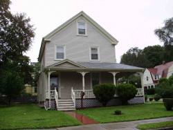 566 Grove St, Newton, MA 02462-1412