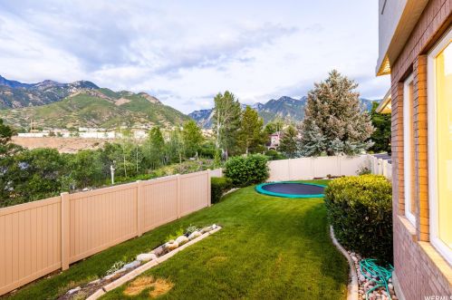 9093 Cyn Gate Cir, Sandy UT 84093-3807 exterior