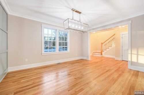 81 Trommel Dr, Mahwah NJ 07430-1533 exterior