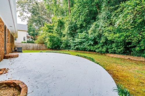 2523 Birchwood Dr, Atlanta GA 30305-3819 exterior