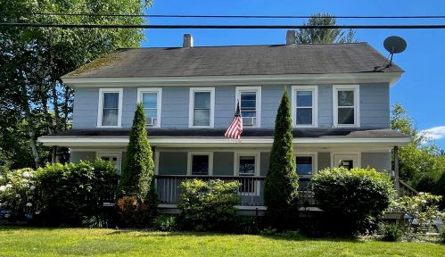 32 Pine St, Plaistow, NH 03865-2939