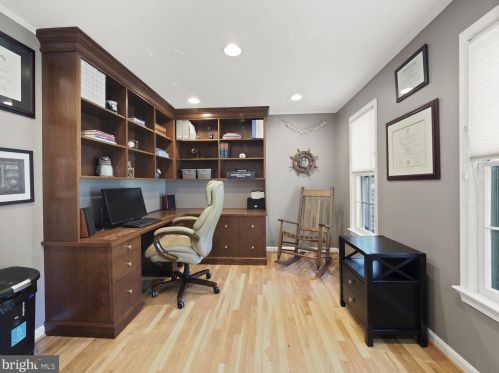 8224 Inverness Holw Ter, Rockville MD 20854-2726 exterior