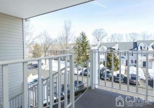 448 Northam Dr, New Brunswick, NJ 08902-4241