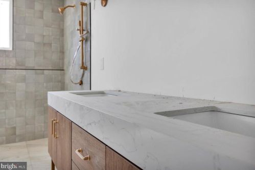 959 Marshall St, Philadelphia PA 19122 exterior