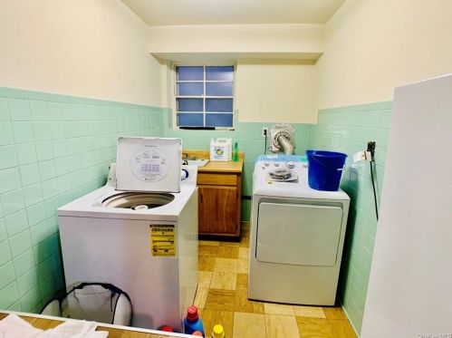 1835 Mayflower Ave, Bronx NY 10461-4007 exterior