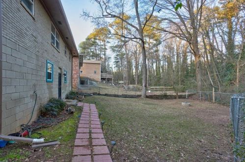 1898 Lisbon Dr, Atlanta GA  30310-4916 exterior