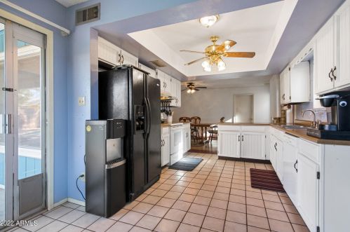 4026 Christy Dr, Phoenix AZ 85028-3108 exterior