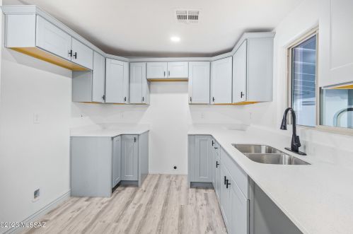 4121 Mars St, Tucson AZ 85741-1872 exterior