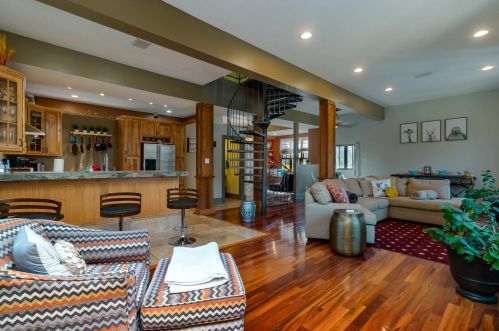 665 Shelby St, Gary IN 46403-2254 exterior